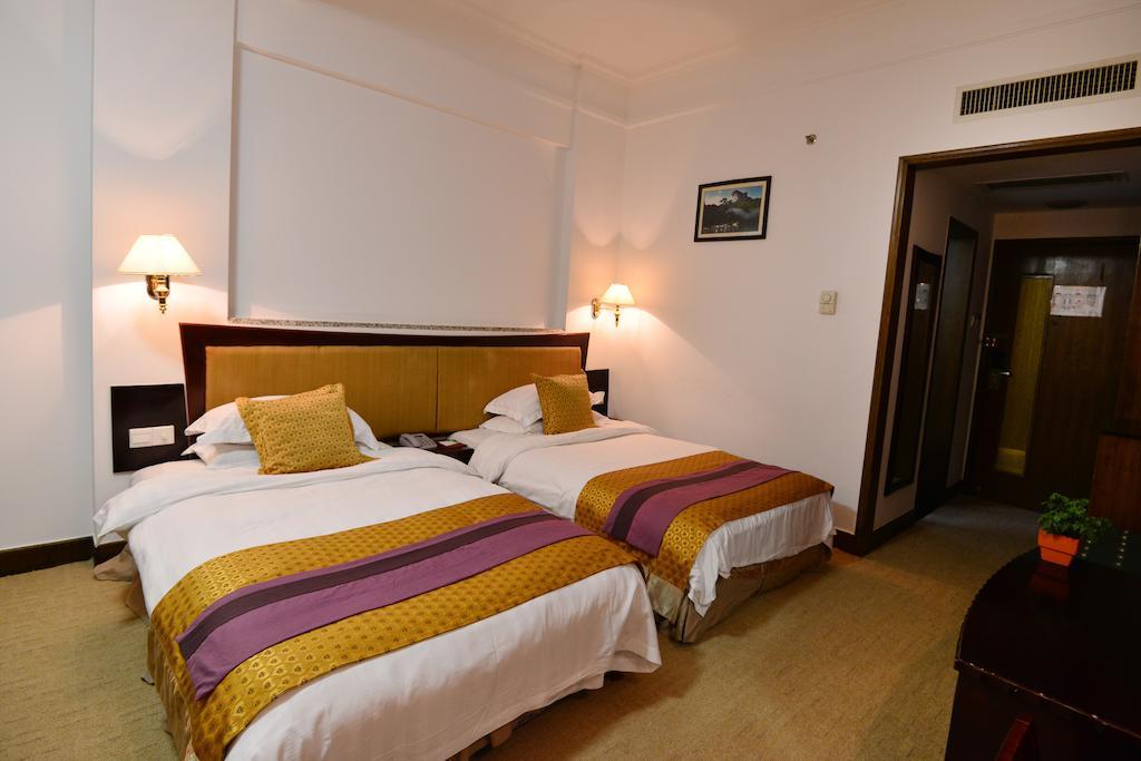 Baodao Exhibition Center Hotel Wuyishan  Room photo