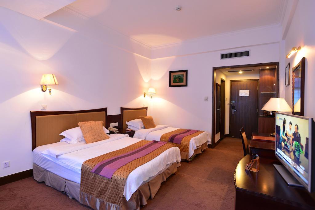 Baodao Exhibition Center Hotel Wuyishan  Room photo