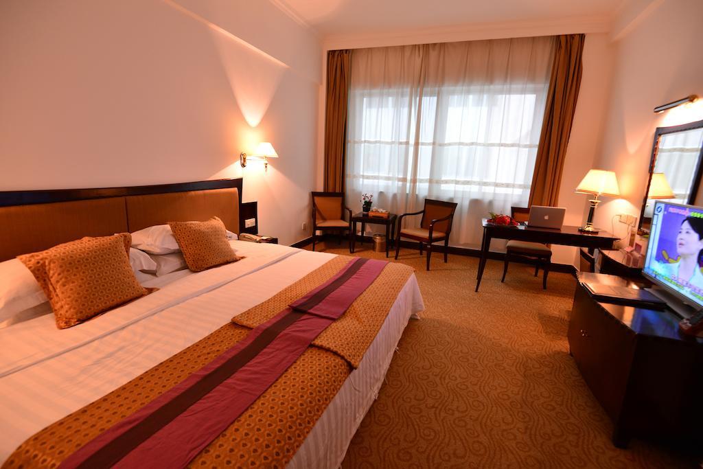 Baodao Exhibition Center Hotel Wuyishan  Room photo